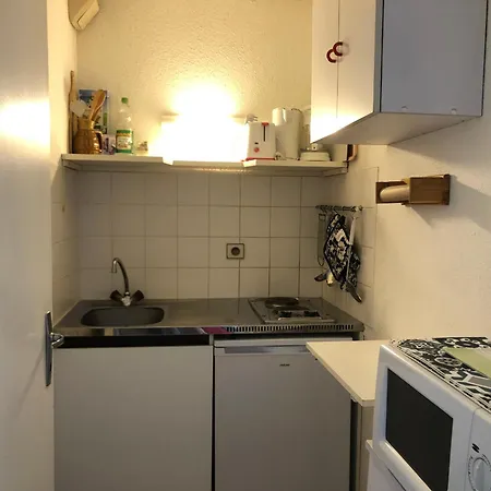 T2 A - Centre-ville, Proche Et Commerces, Avec Parking Et Balcon - Fr-1-319-12 Appartement *