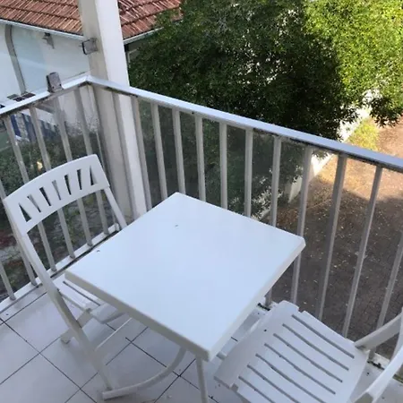 Appartement T2 A - Centre-ville, Proche Et Commerces, Avec Parking Et Balcon - Fr-1-319-12 Arcachon