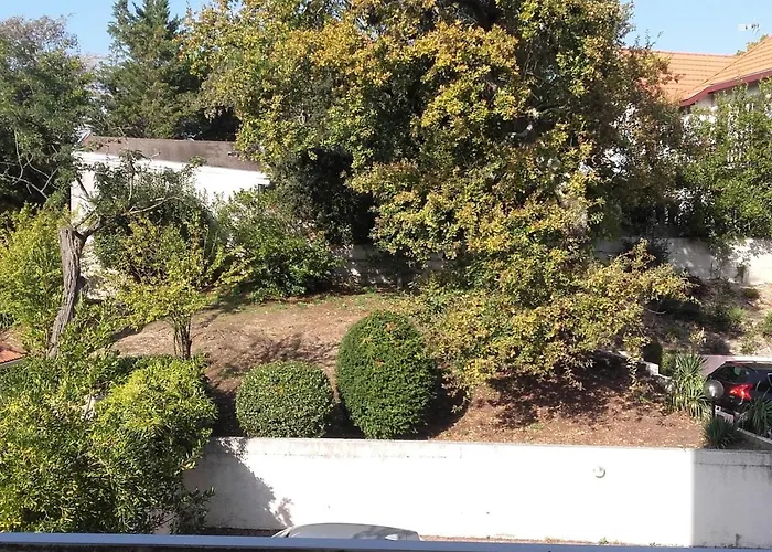 T2 A - Centre-ville, Proche Et Commerces, Avec Parking Et Balcon - Fr-1-319-12 * آركاشو